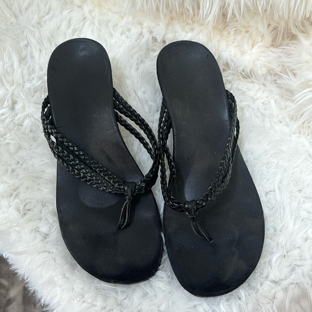 Black Braided 3-Strap Vionic Sandals